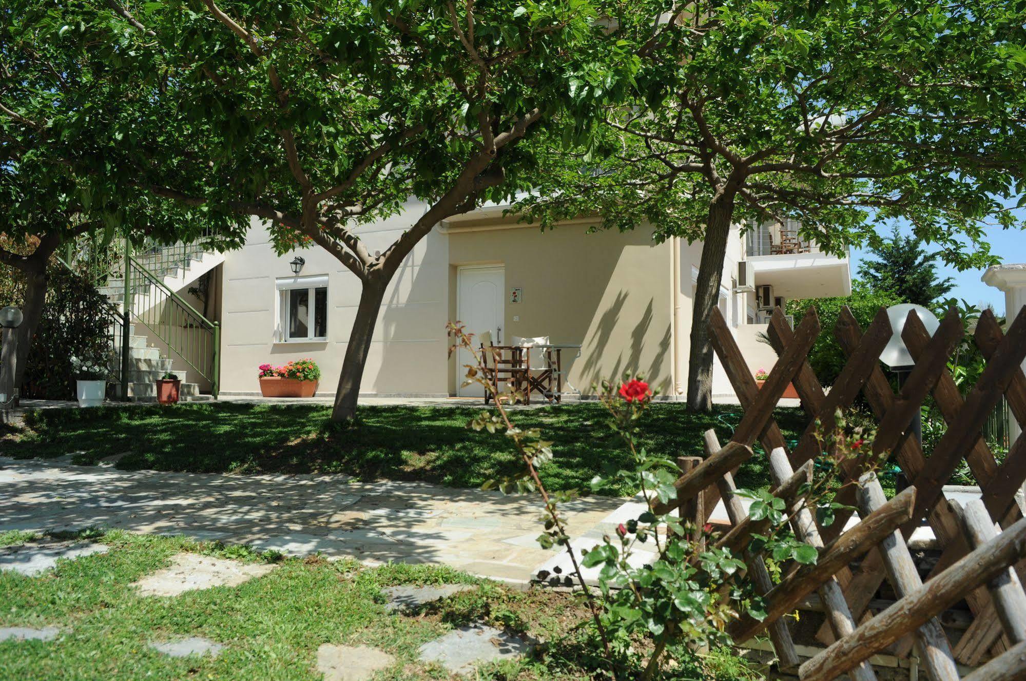 Triantafilia Guesthouse Agii Apostoli Esterno foto