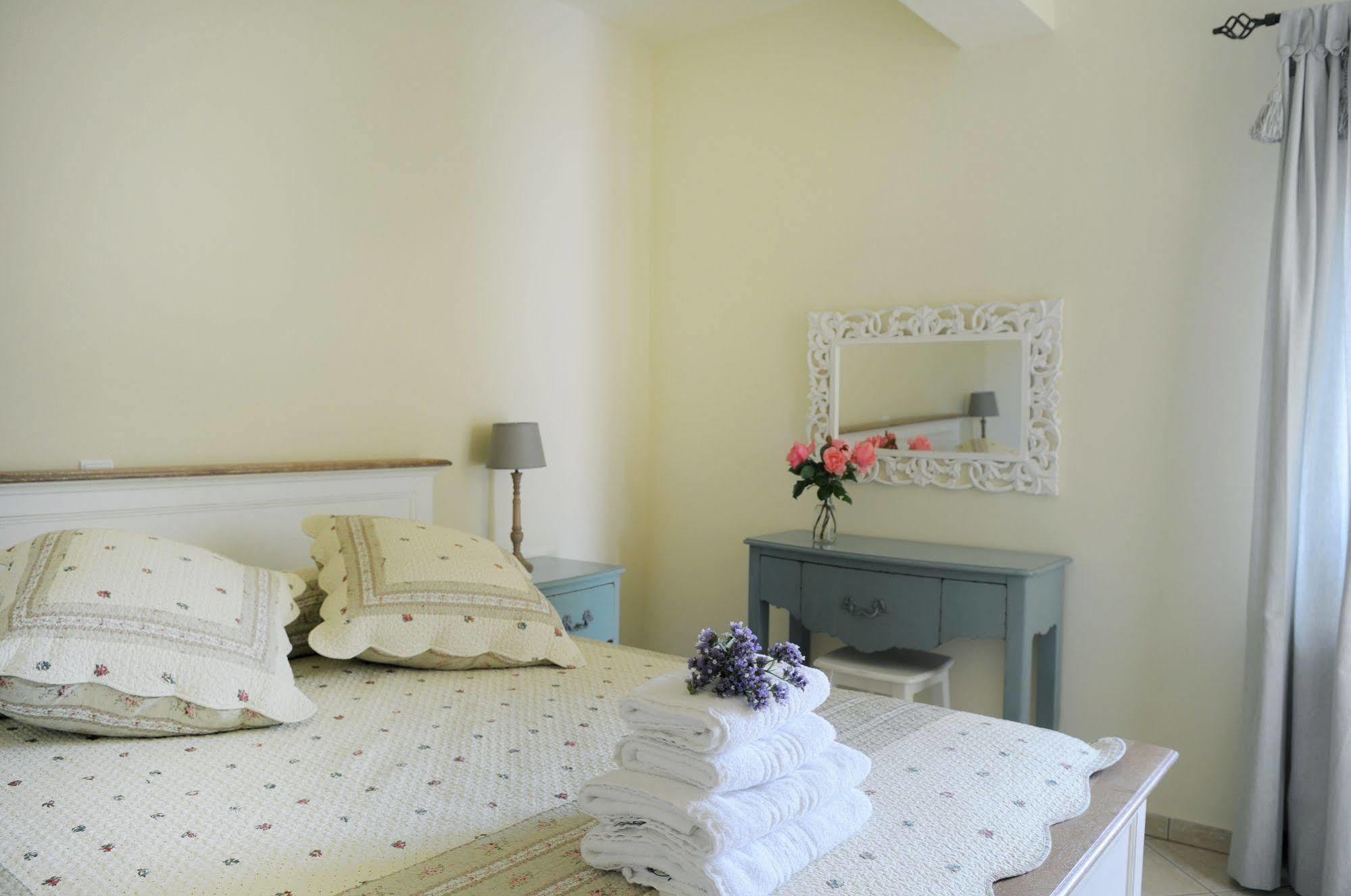 Triantafilia Guesthouse Agii Apostoli Esterno foto