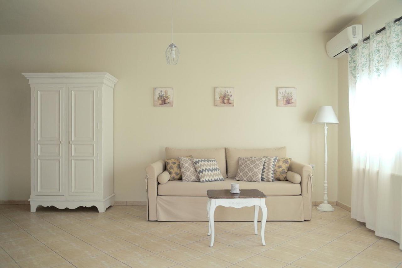 Triantafilia Guesthouse Agii Apostoli Esterno foto